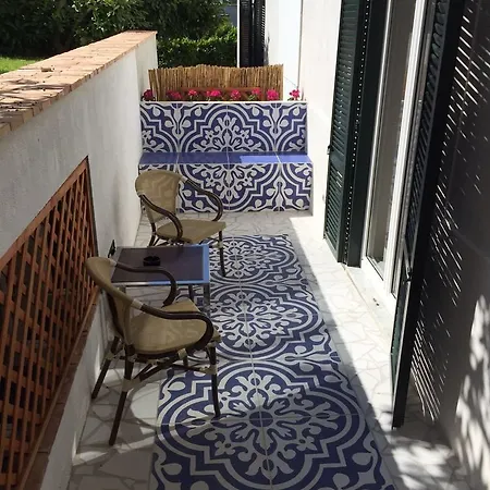 Bed & Breakfast Viale Axel Munthe 2*