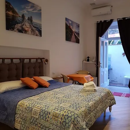 Viale Axel Munthe 2* Anacapri (Isola di Capri)
